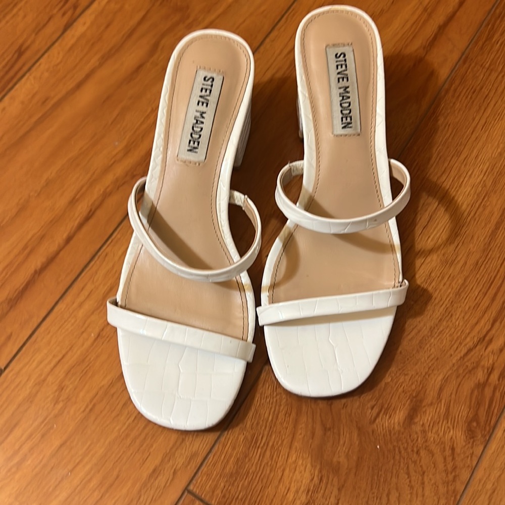 issy white steve madden
